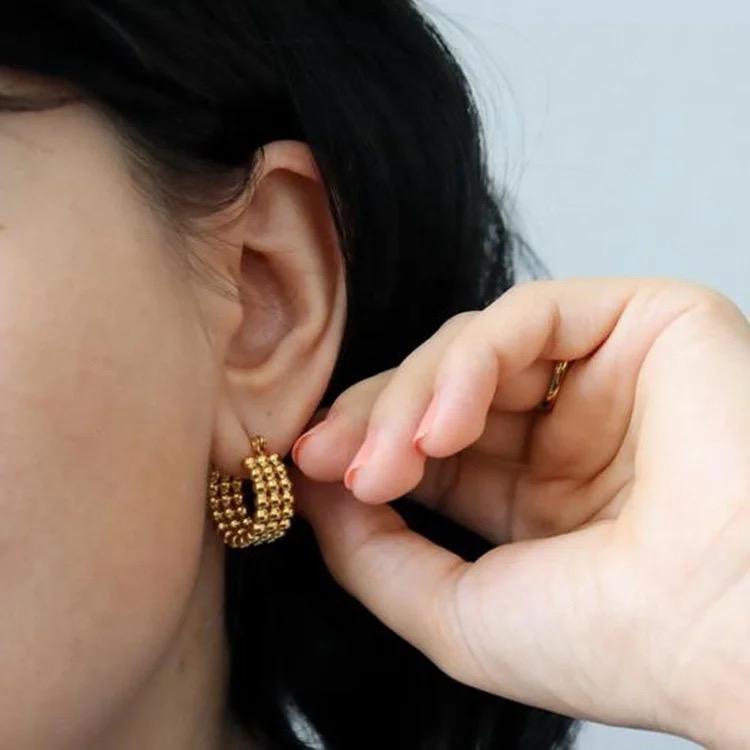 Mara mini ball Earring