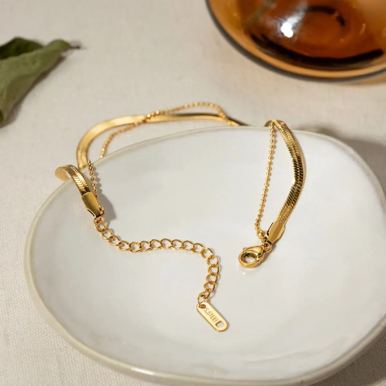Twisted boll bracelet